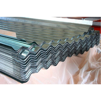 A cor galvanizada corrugada das chapas de aço revestiu 2000 - 12000mm